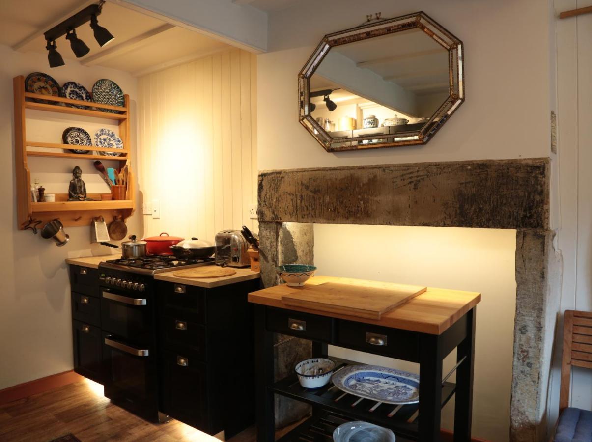 Beautiful Quiet Room In The Heart Of ホルムファース エクステリア 写真