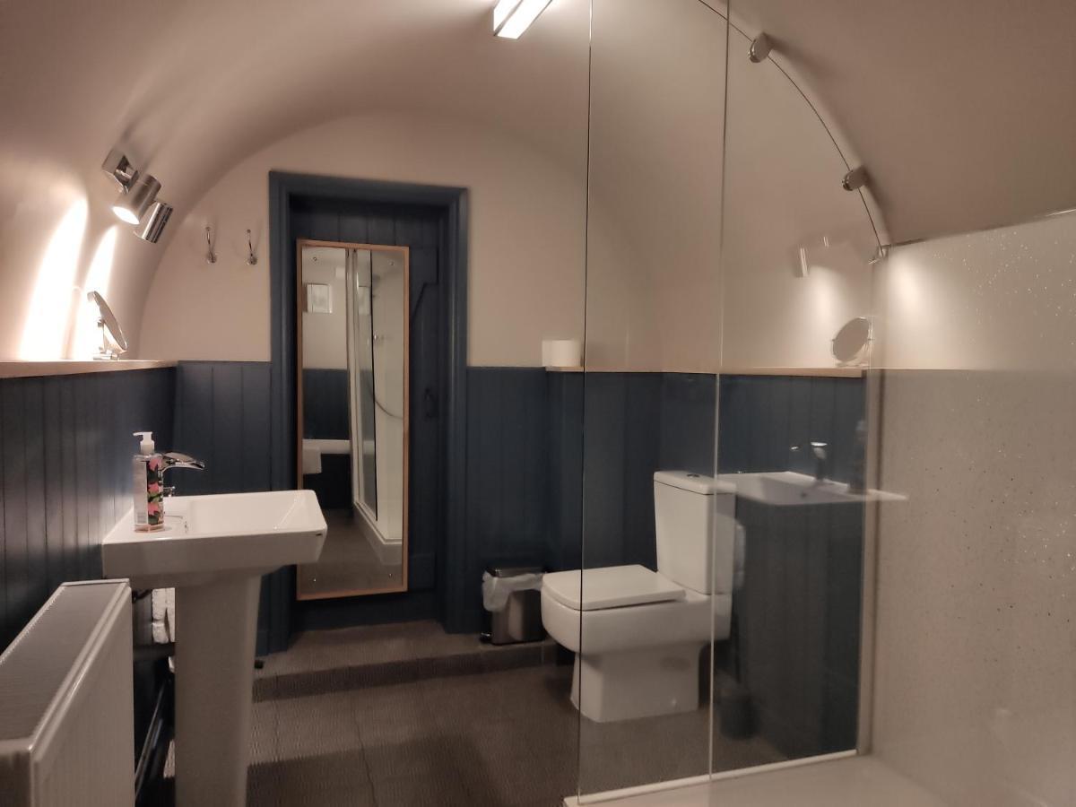 Beautiful Quiet Room In The Heart Of ホルムファース エクステリア 写真